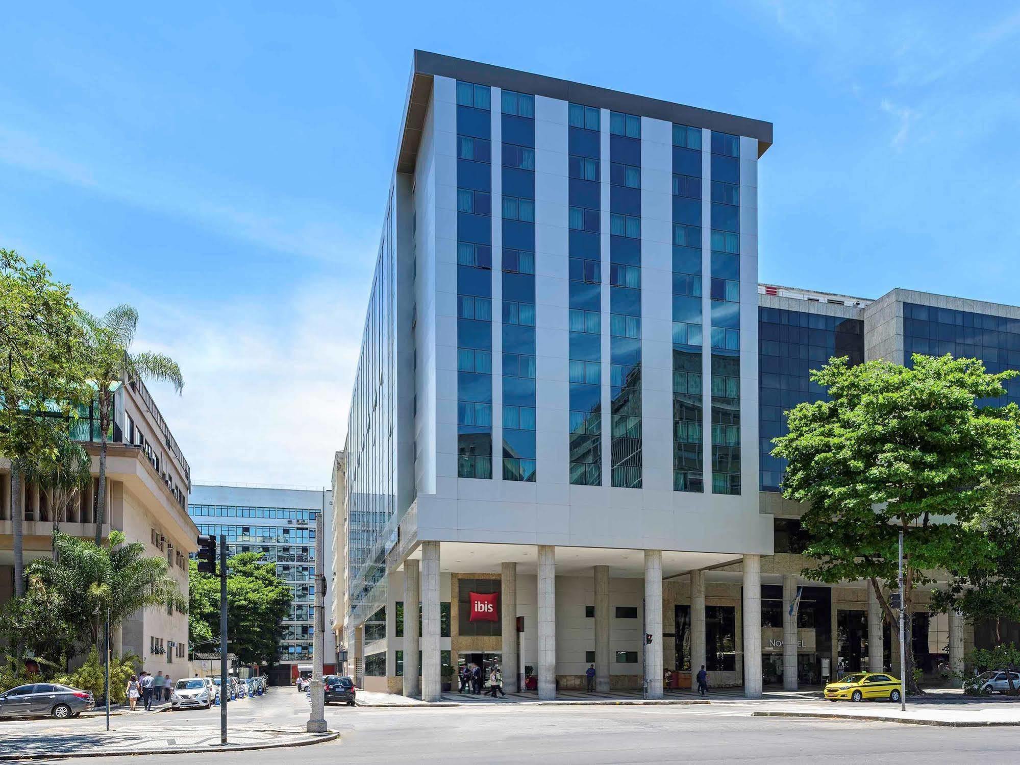 Ibis Santos Dumont